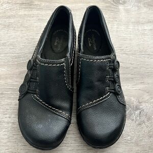 Clarks Women’s Slip on BLack Loafers Ashland Effie size 6.5